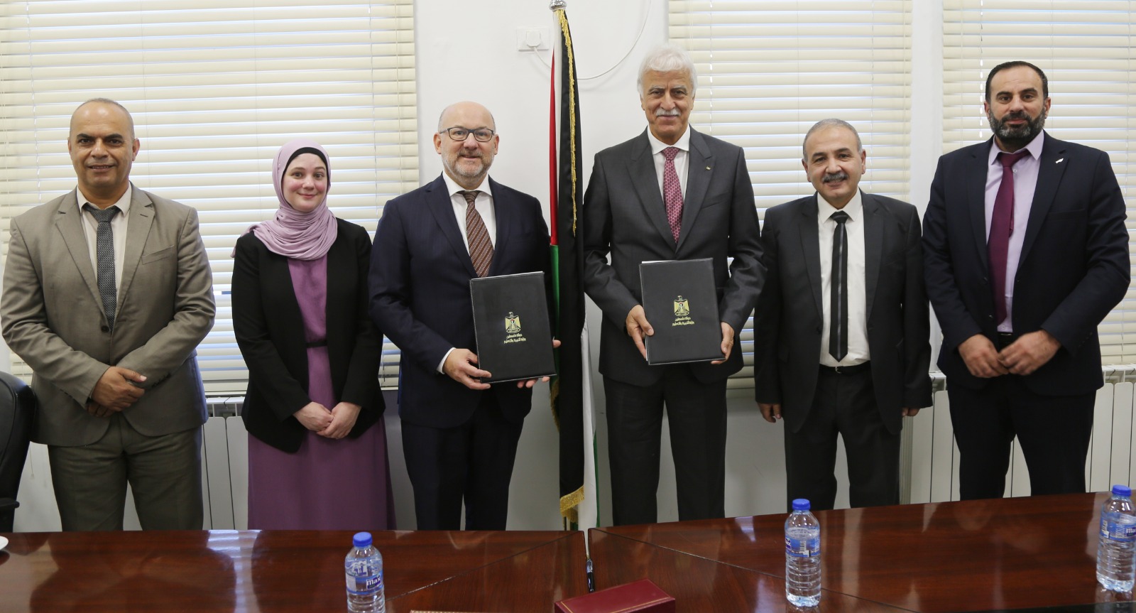 التربية والثقافي البريطاني يوقعان اتفاقية لتدريب معلمي اللغة الإنجليزية