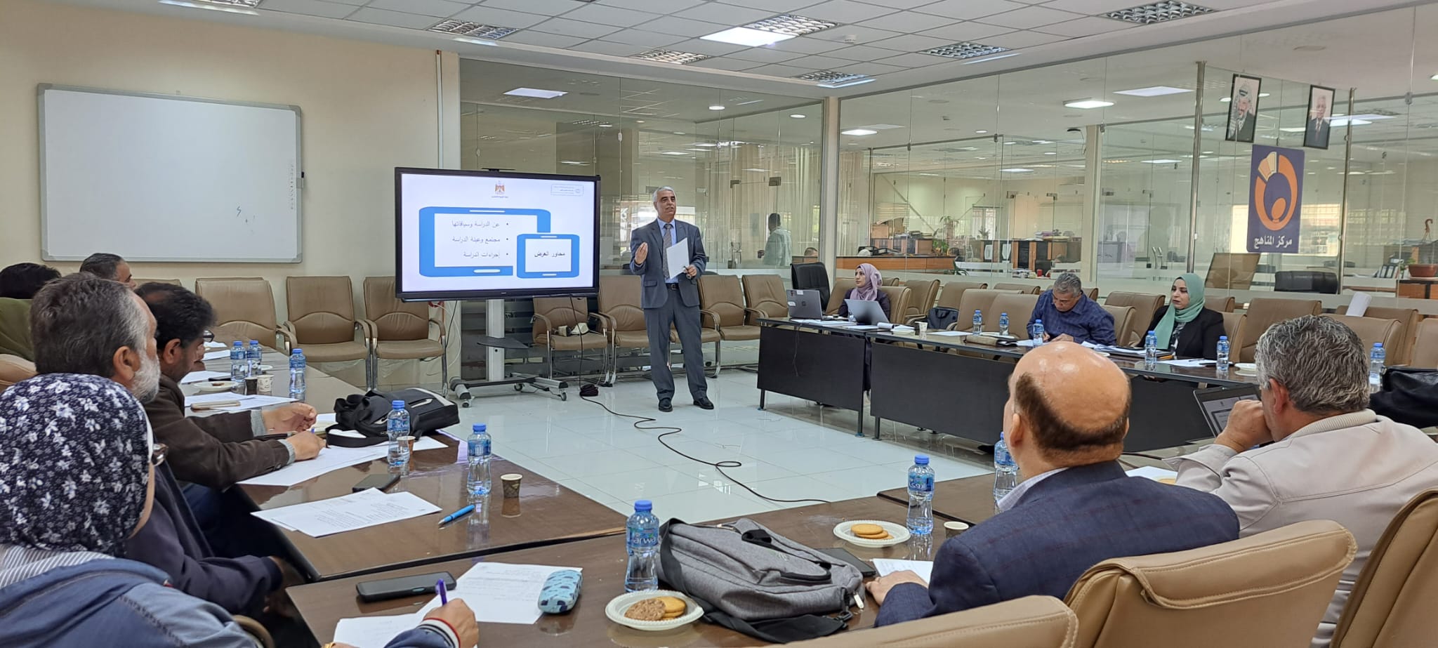 *"التربية" تعقد حلقة نقاش حول آليات تطبيق نشاطات بحثية*