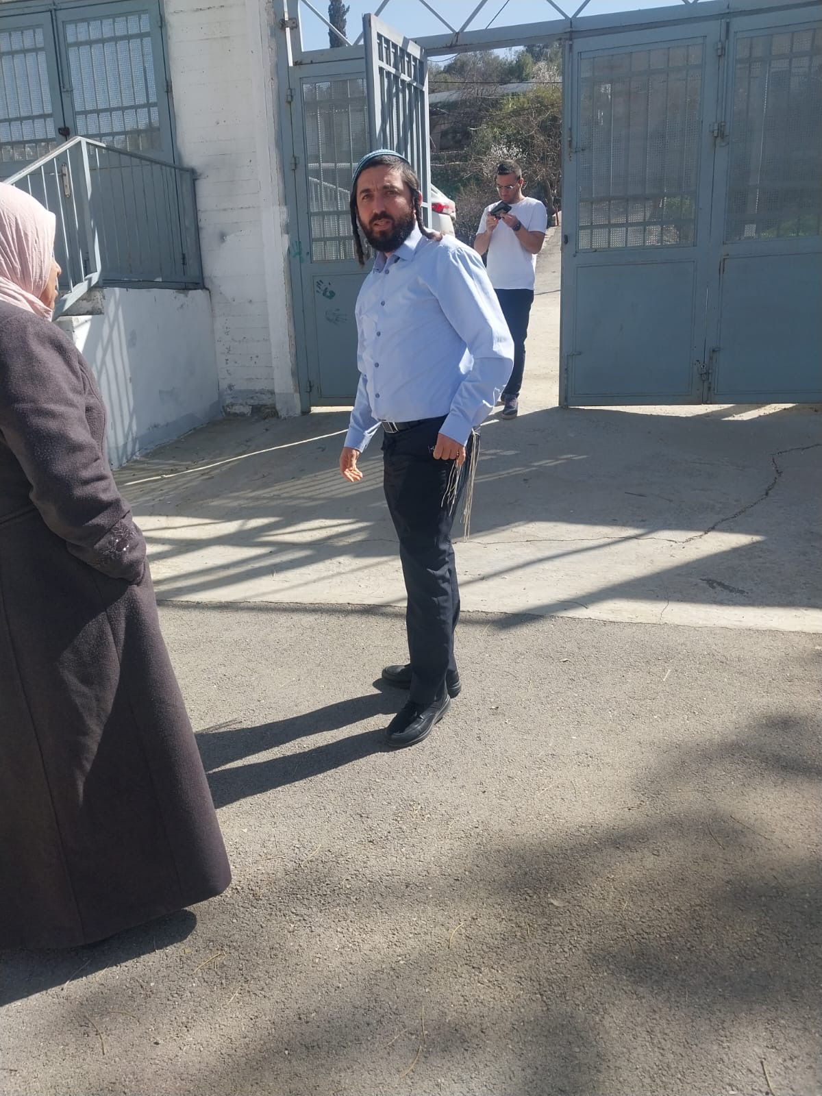 اقتحام عصابات المستوطنين لمدرسة بنات اللبن.    Settler Gangs Storm Al-Lubban Al-Sharqiya Girls School in Escalating Attack on Palestinian Education
