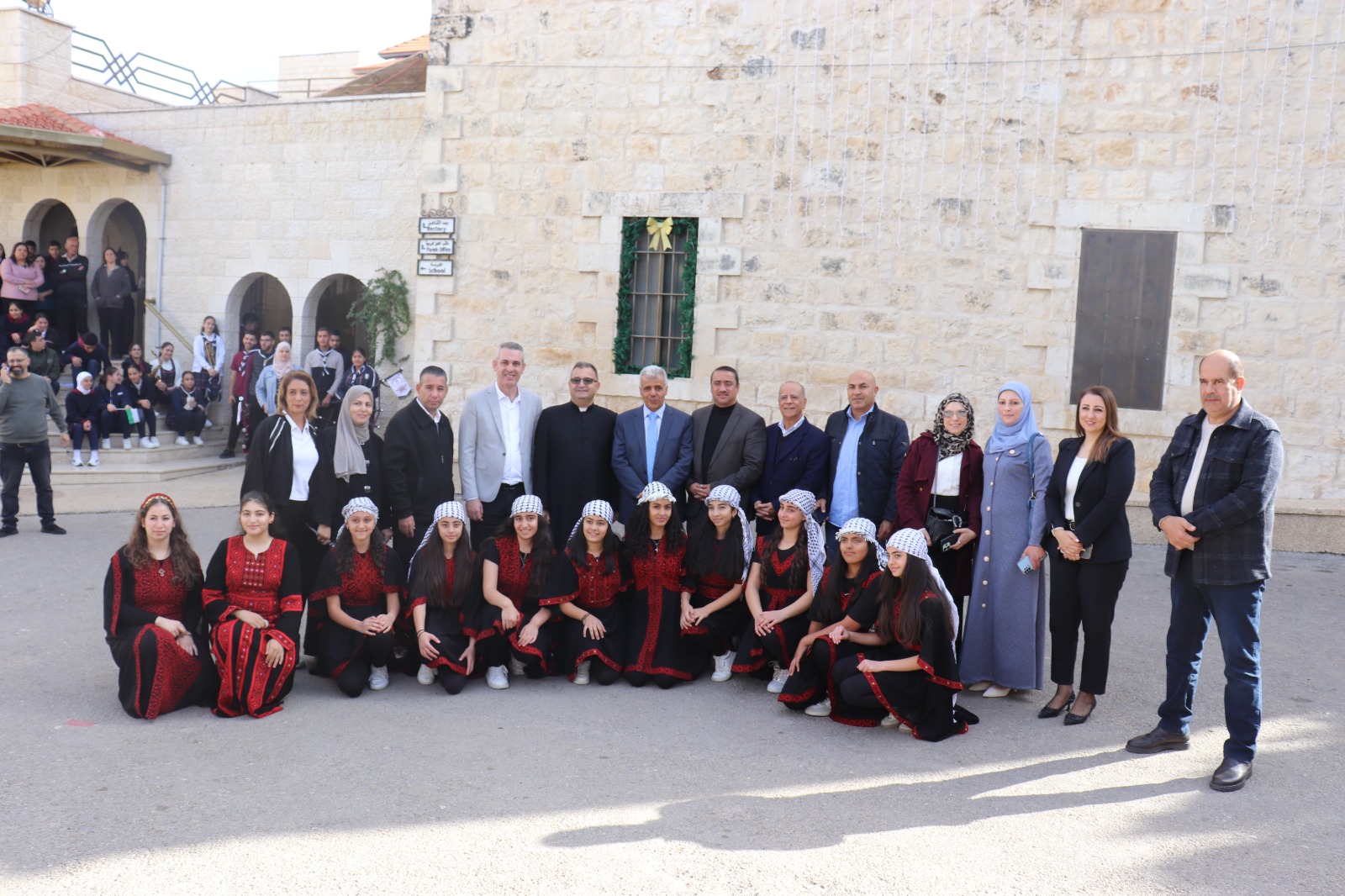 جولة تفقدية لمدارس اليامون والزبابدة