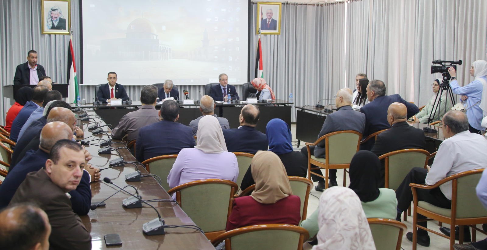 عقد مؤتمر صحفي بمناسبة يوم المعلم العالمي