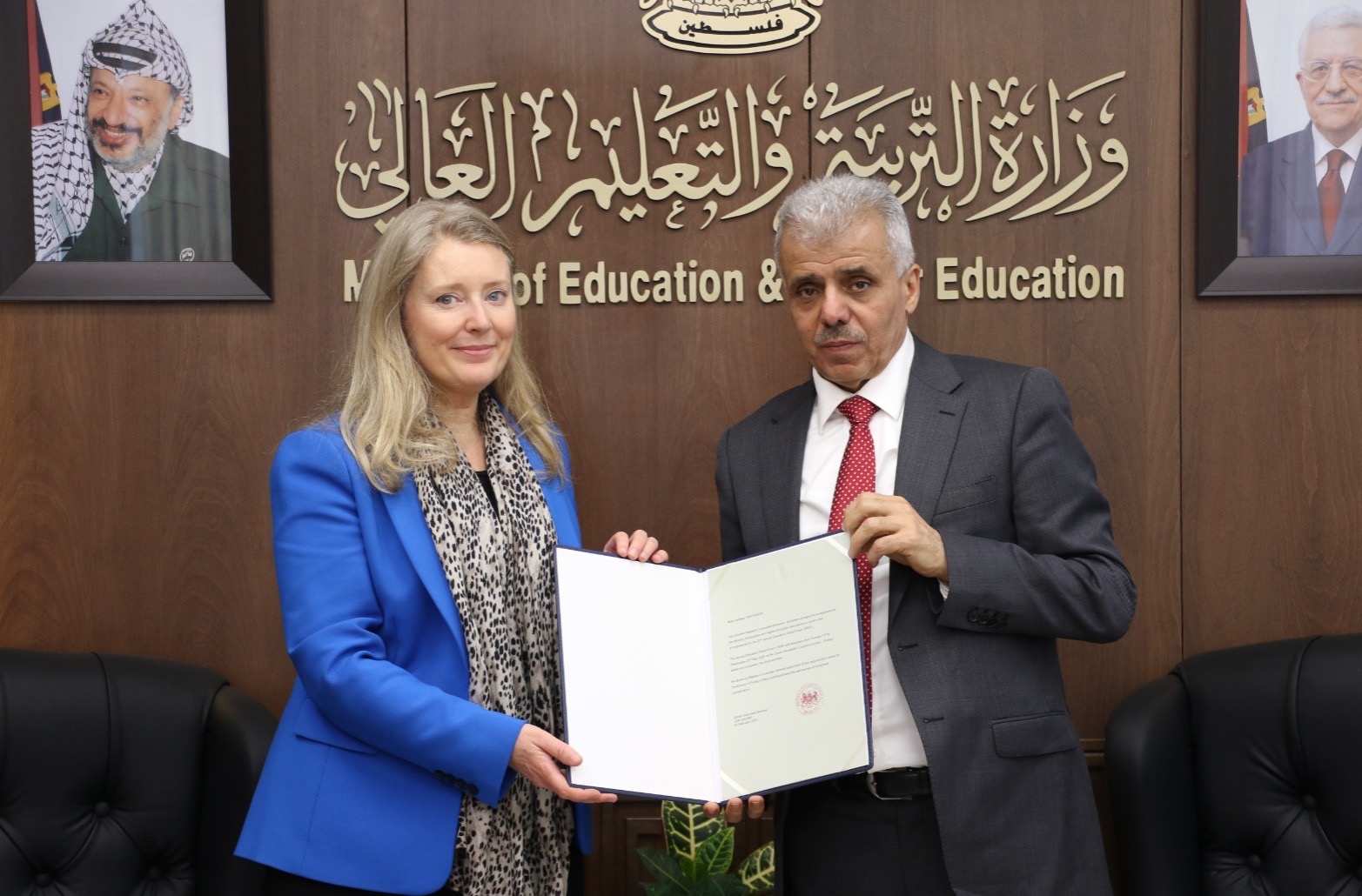 لقاء مع القنصل البريطاني لدعم التعليم